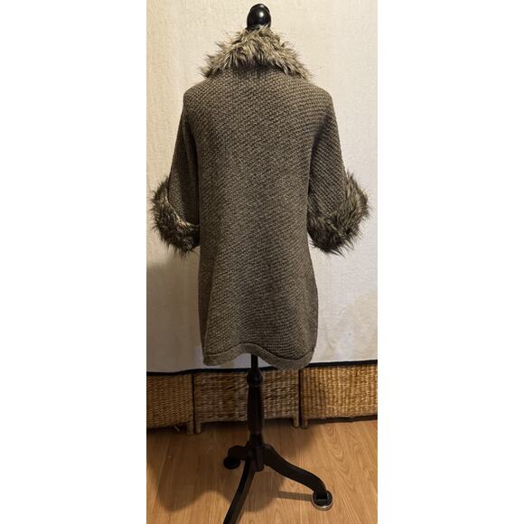 Kenar Wool Alpaca Blend Faux Fur Cardigan Sweater Size Medium Mobwife Y2K - Picture 3 of 6